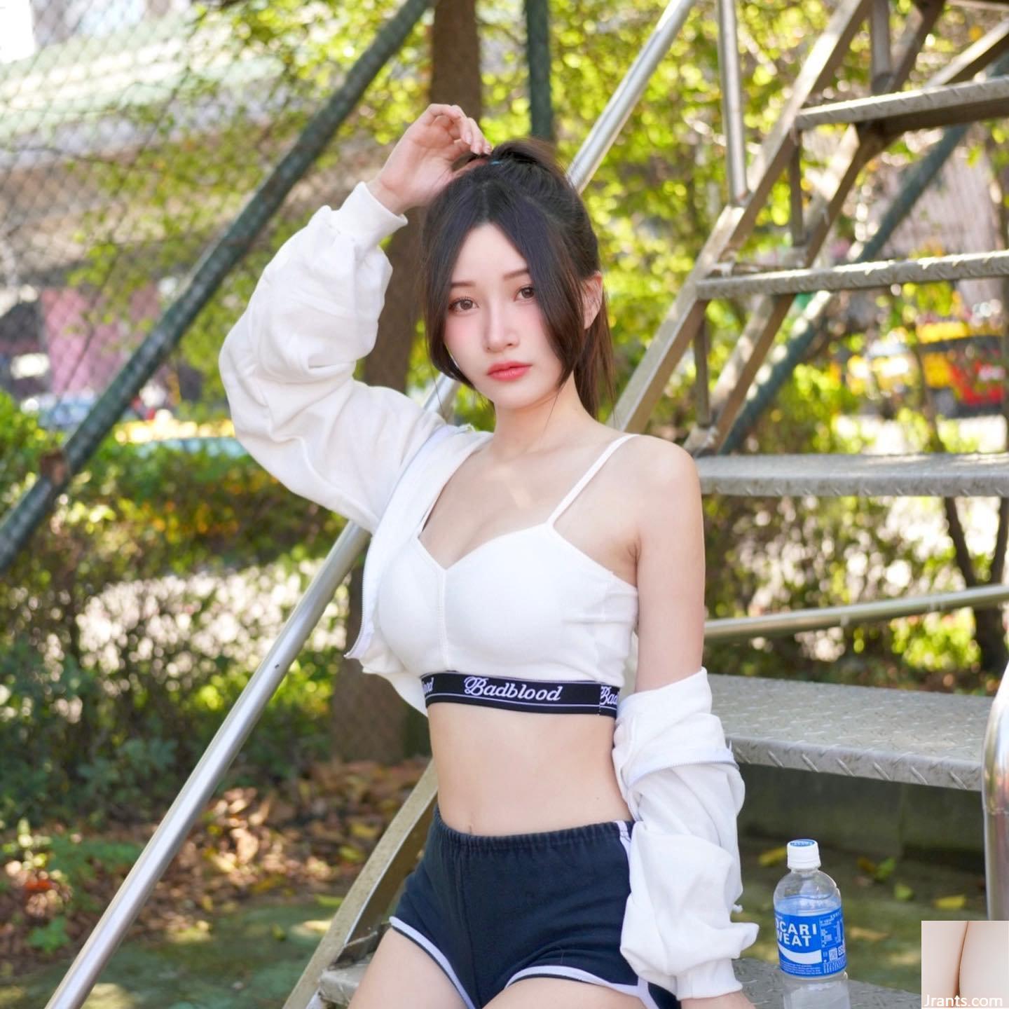 Đường cong chữ S tròn trịa của nữ thần “Nina Zhang Zhang” thực sự quá dữ dằn Bộ ảnh khoe ngực hút mắt (10P) - Ảnh 7