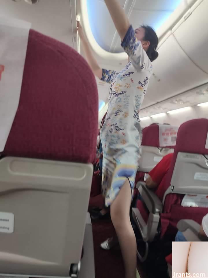 Tiếp viên selfie - Ảnh 18