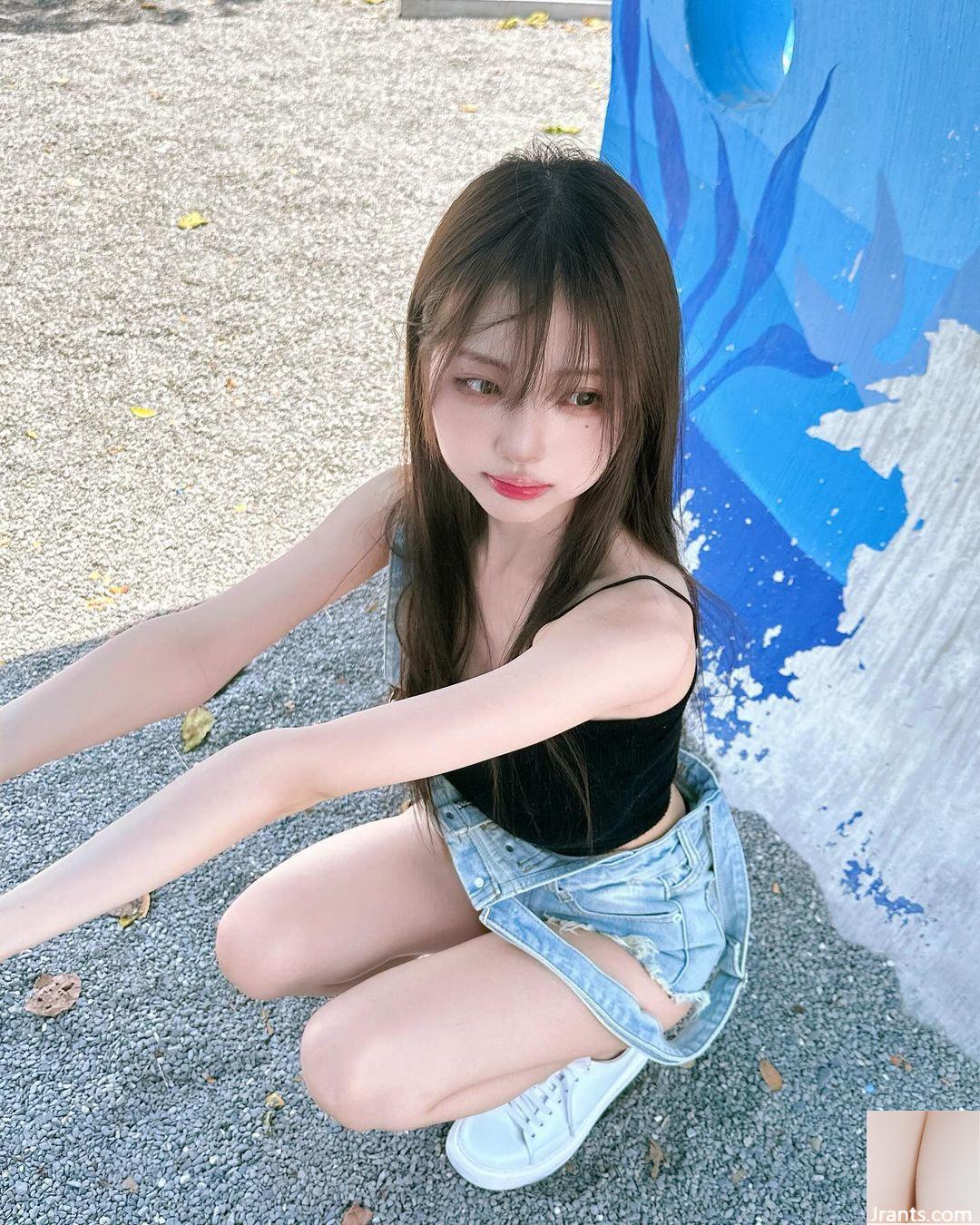 Cô gái gợi cảm “Zhao Rabbit” cười rất ngon và khoe đường cong hoàn hảo (10P) - Ảnh 2