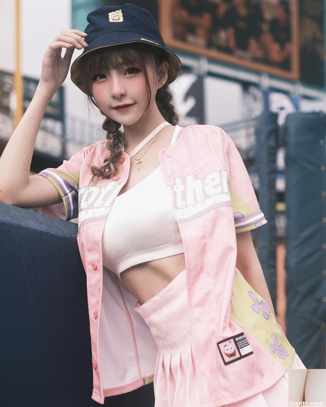 “Nhím nhỏ Yanyan” có làn da trắng, ngực săn chắc, quá gợi cảm và rãnh sâu không chịu nổi (10P) - Ảnh 8