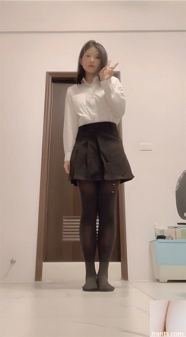 Người đẹp cổ trắng OL chụp ảnh riêng tư! (33P)