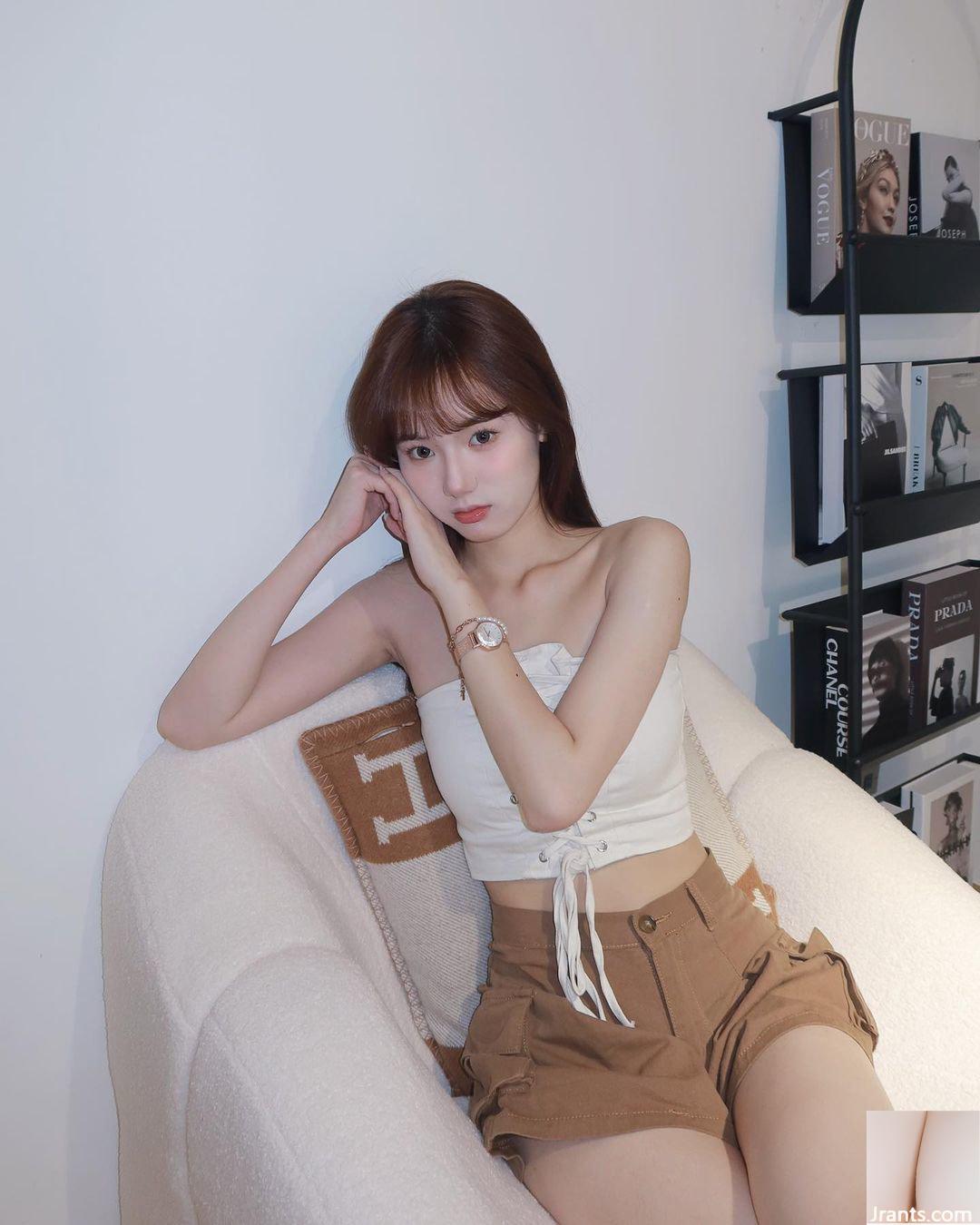 Hot girl “Yixuan” có đôi mắt to và nụ cười siêu ngọt ngào hút mắt (10P) - Ảnh 9