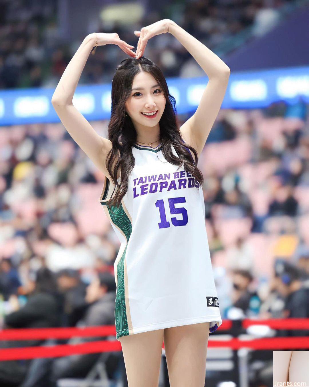 Người đẹp chân dài “Wendy Xuânxuan” sở hữu gương mặt ngọt ngào và dáng người dữ dằn, toát lên vẻ quyến rũ khắp cơ thể (10P) - Ảnh 9