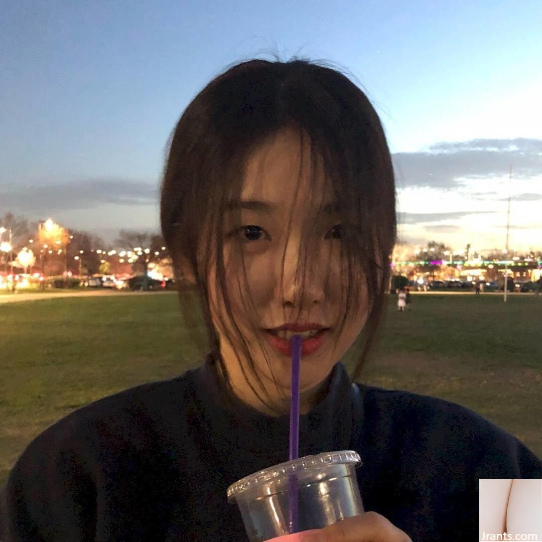 Nụ cười ngọt ngào và thân hình nóng bỏng - Ảnh 17