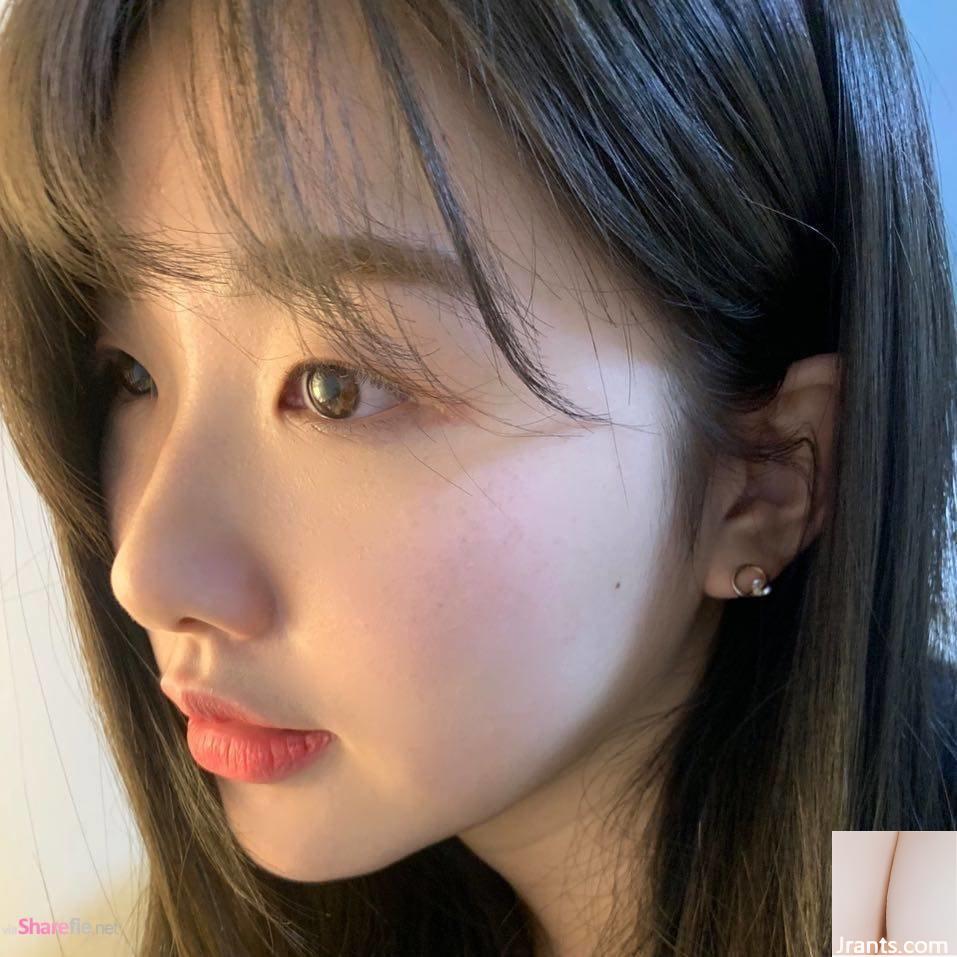 Nụ cười ngọt ngào và thân hình nóng bỏng - Ảnh 18