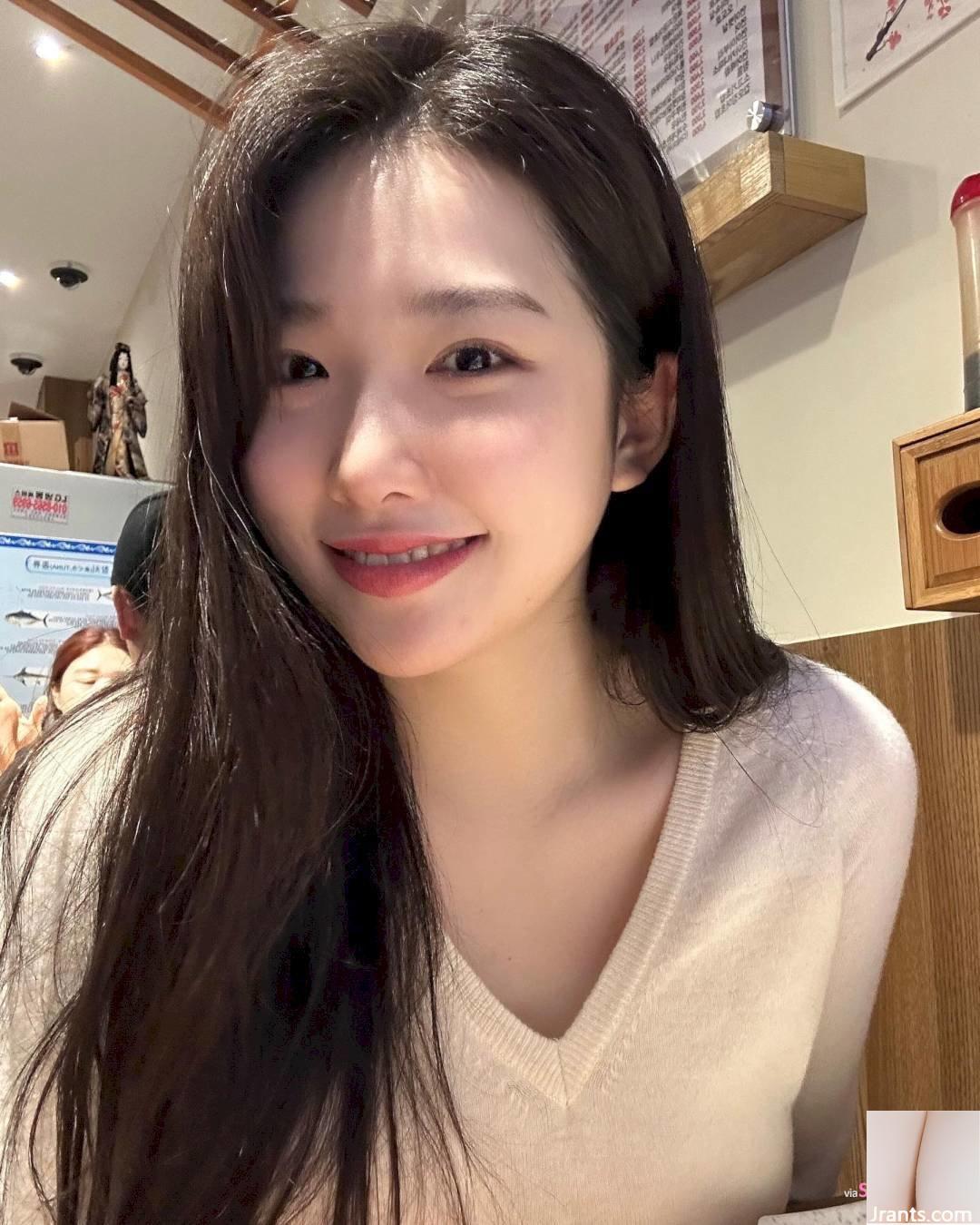 Nụ cười ngọt ngào và thân hình nóng bỏng - Ảnh 9