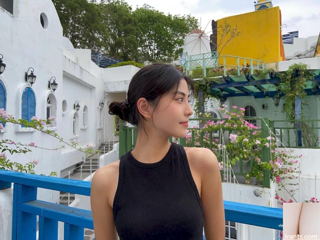 Cô gái mặc bikini khí chất - Ảnh 10