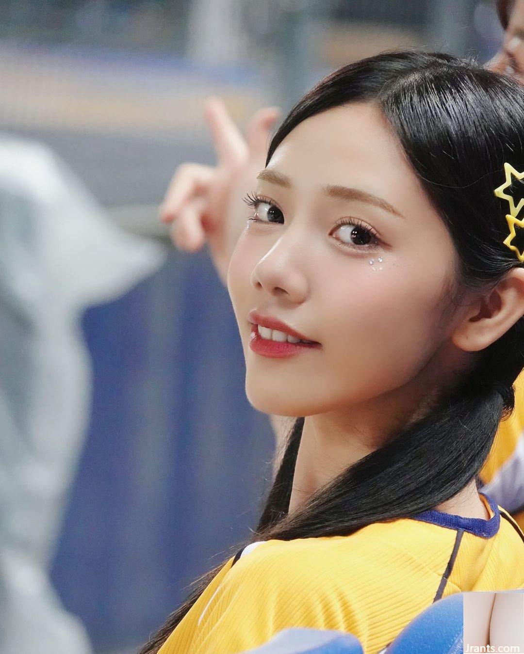 Hot girl “Lin Xialei” có đôi mắt to long lanh và nụ cười rất ngọt ngào (10P) - Ảnh 4