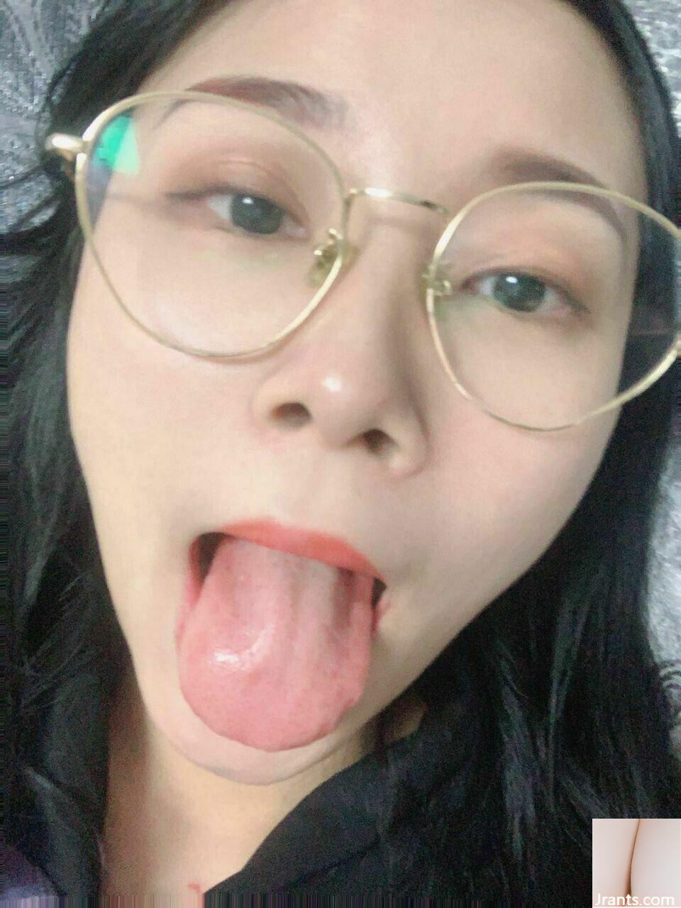 Con khốn trẻ bị hứng tình và cầu xin được fuck(33P) - Ảnh 32