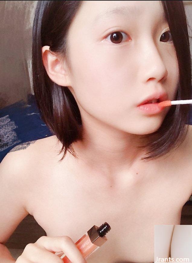 Em gái tóc ngắn dễ thương selfie cho anh xem (14P) - Ảnh 9
