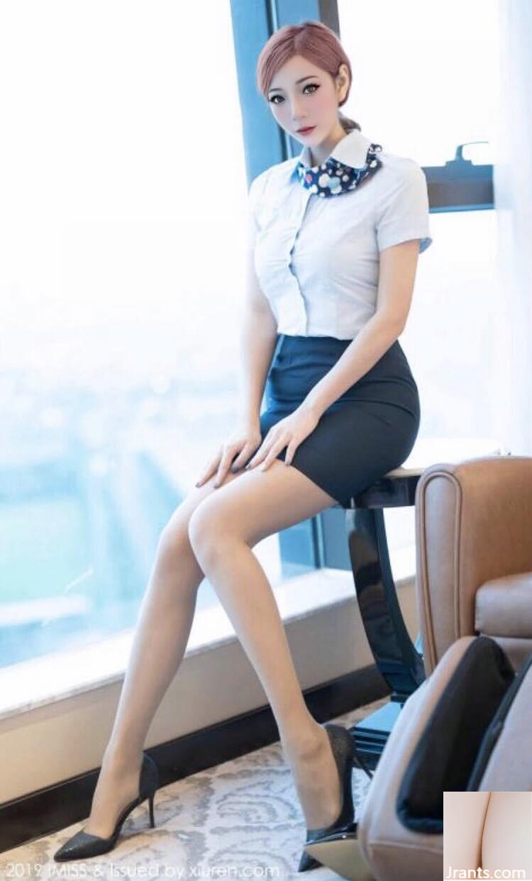 Tiếp viên hàng không mặc đồng phục - Ảnh 11