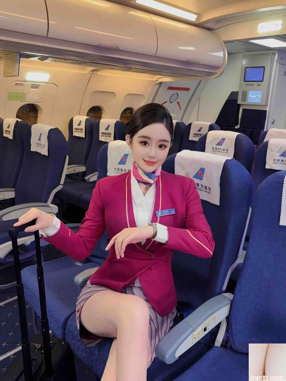 Tiếp viên hàng không mặc đồng phục - Ảnh 16