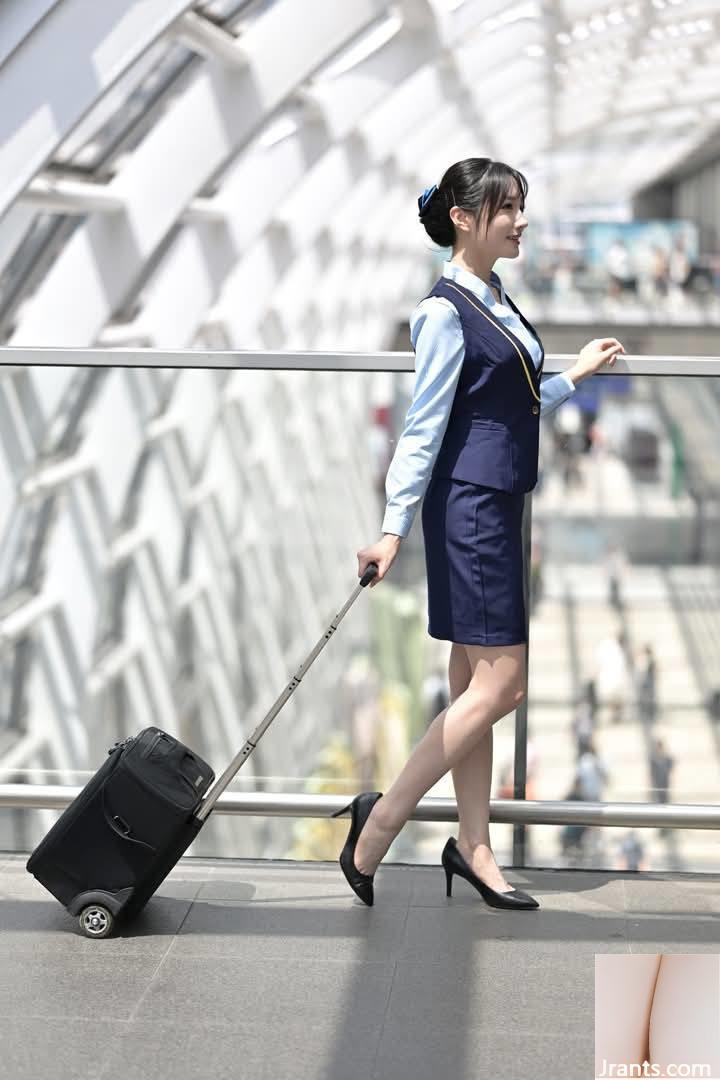 Tiếp viên hàng không mặc đồng phục - Ảnh 7