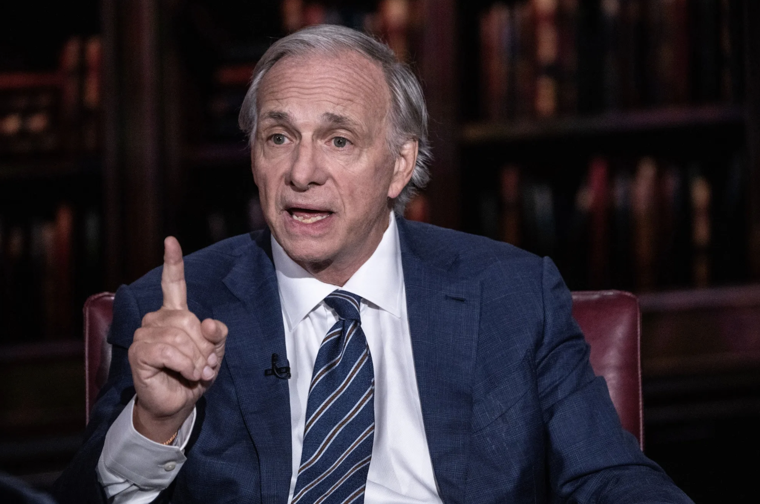 Ray Dalio cảnh báo rủi ro chính trị mỹ 2026 và xu hướng suy yếu của usd