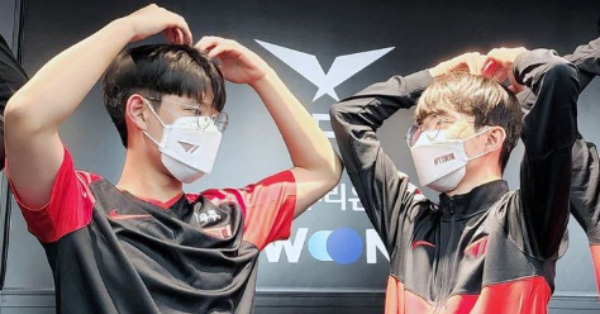 Oner thẳng tay chê 2 skin CKTG, khẳng định chắc nịch về trang phục của Faker