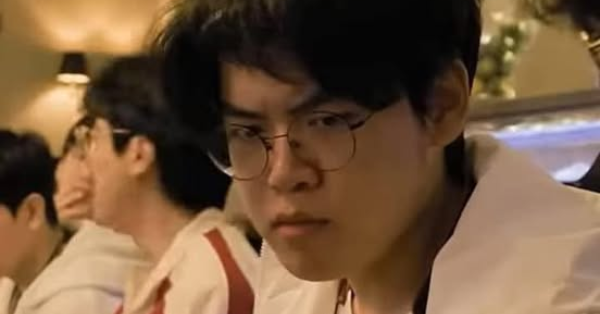 T1 tiếp tục có màn xử lý cực kỳ cồng kềnh, đào sâu ác cảm trong vụ drama với Gumayusi