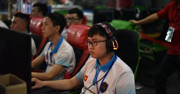 AoE - "Đánh bại Hồng Anh trước khi nghĩ tới “trùm cuối” Chim Sẻ Đi Nắng là mục tiêu trong năm 2020 của tôi!"