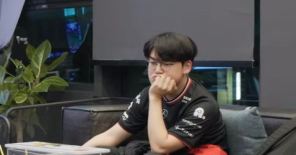 HLV KkOma lại lên tiếng về vụ T1 - Gumayusi nhưng càng lúc càng sai