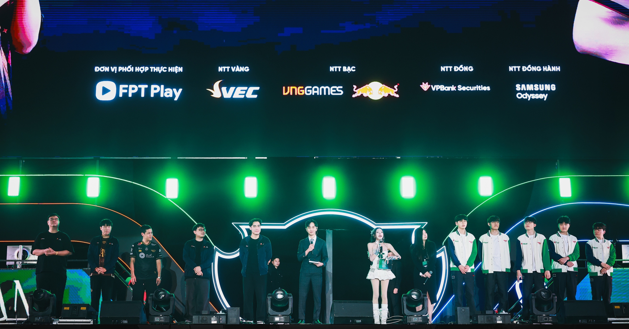 Fan meeting T1 tại Việt Nam: Sự kiện hoành tráng nhưng nhiều tranh cãi, ban tổ chức nói gì?