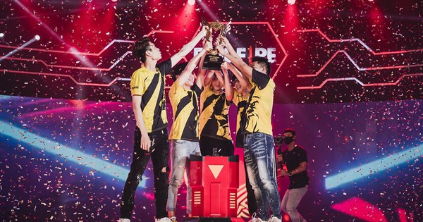 Free Fire: Lội ngược dòng quá ngoạn mục, V Gaming chính thức lên ngôi vô địch Đấu Trường Sinh Tồn Mùa Xuân 2020