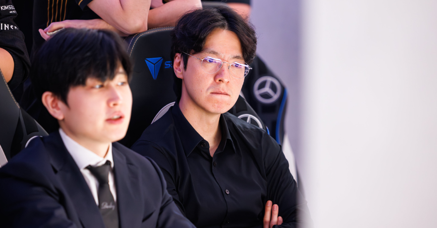 Cơ chế coach-voice của LMHT chuyên nghiệp đã có tác dụng nhưng ngay lập tức gây tranh cãi