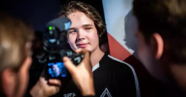 Những tình tiết mới trong vụ việc tài năng trẻ CS:GO Phần Lan Jamppi: Valve có nguy cơ bị kiện hàng tỷ đồng?