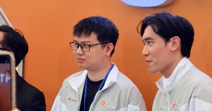 SofM và các đồng đội vô địch giải showmatch Tứ Hùng, Thầy Giáo Ba có meme mới