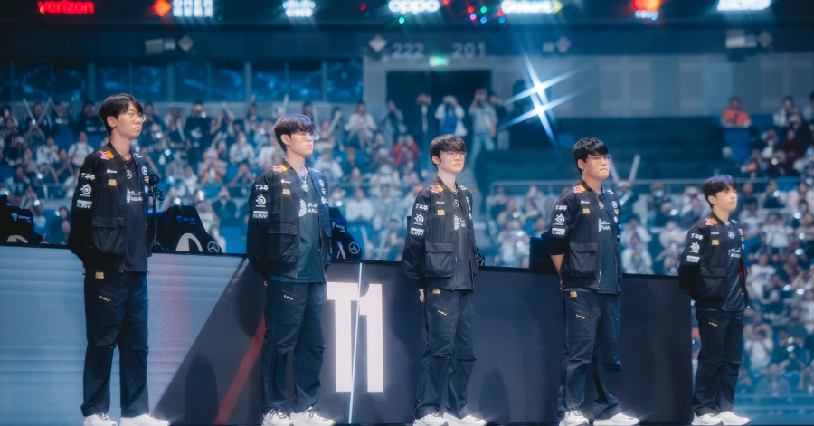 Huyền thoại LPL bất ngờ nhận định tiêu cực về tuyển thủ T1 trước thềm chung kết CKTG 2025