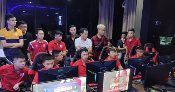 AoE: Bị bóc phốt bán độ, người đánh cặp cùng Chim Sẻ Đi Nắng rút khỏi Clan Sparta?