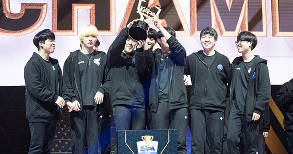 Liên Minh Huyền Thoại