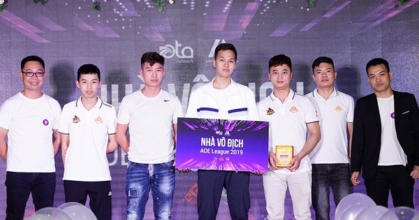 Cực Sốc: Xác nhận game thủ AoE thi đấu thiếu trung thực và tiêu cực, Team Chim Sẻ Đi Nắng áp dụng hình thức kỷ luật cực nặng