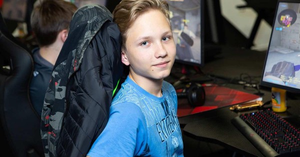 CS:GO - m0NESY: Thần đồng không đợi tuổi của Na`vi