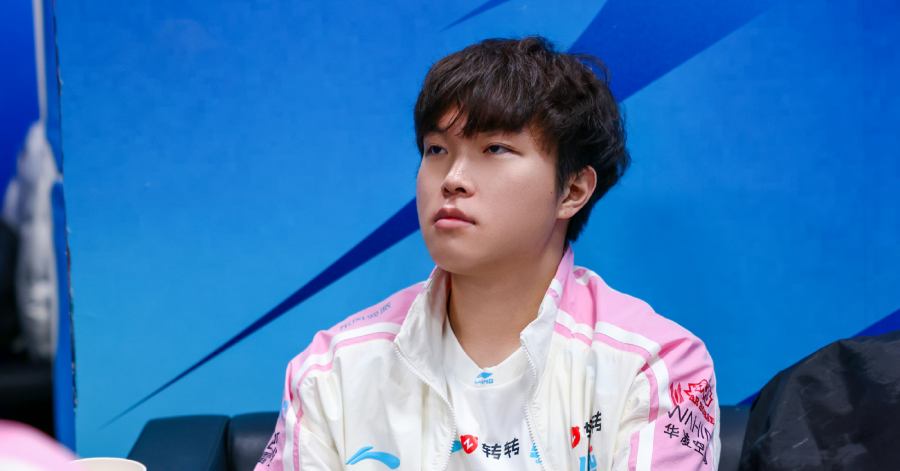 Cựu Á quân CKTG tiếp tục có hành động gây tranh cãi