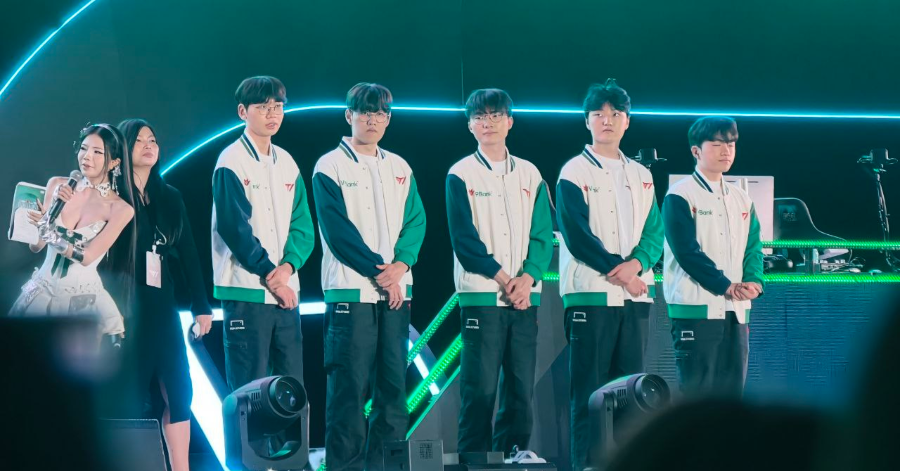 Khán giả "xót" cho một tuyển thủ T1 tại sự kiện fanmeeting