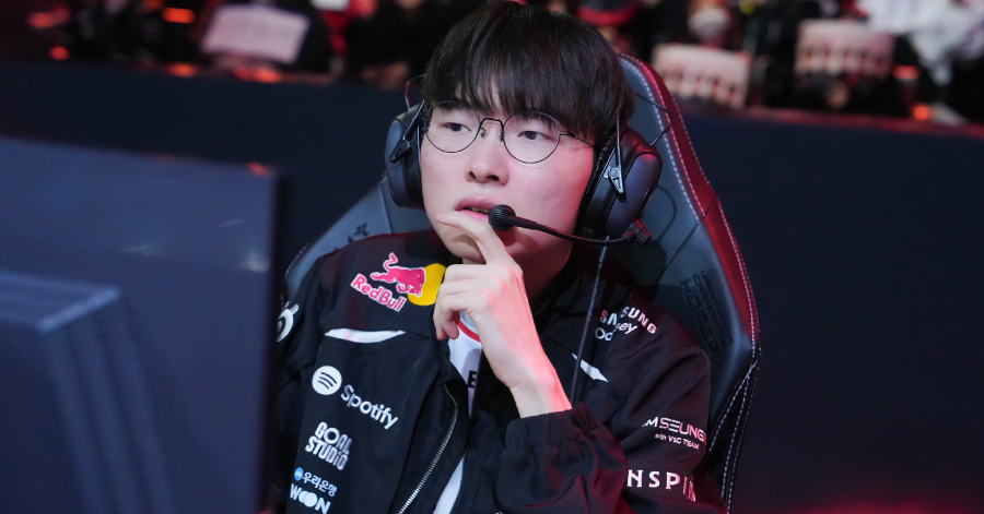 Hai siêu sao T1 cần chịu trách nhiệm chính cho trận đại bại FOX