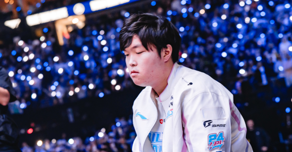 Bin tiếp tục có màn "gáy khét" gây tranh cãi với fan LPL