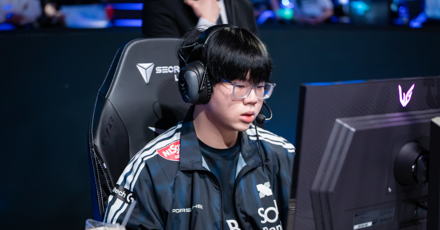 LazyFeel tiếp tục làm nên lịch sử mới cho LMHT Việt, nhắc tên Gumayusi